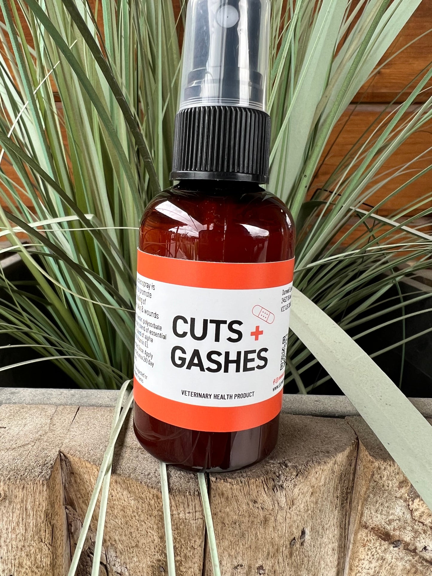 Cuts + Gashes: Soothing Spray with Essential Oils